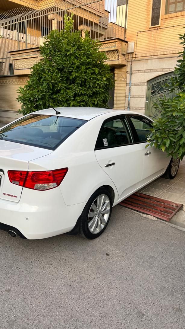 کیا سراتو 2.0 لیتر اتوماتیک GT لاین - 2011