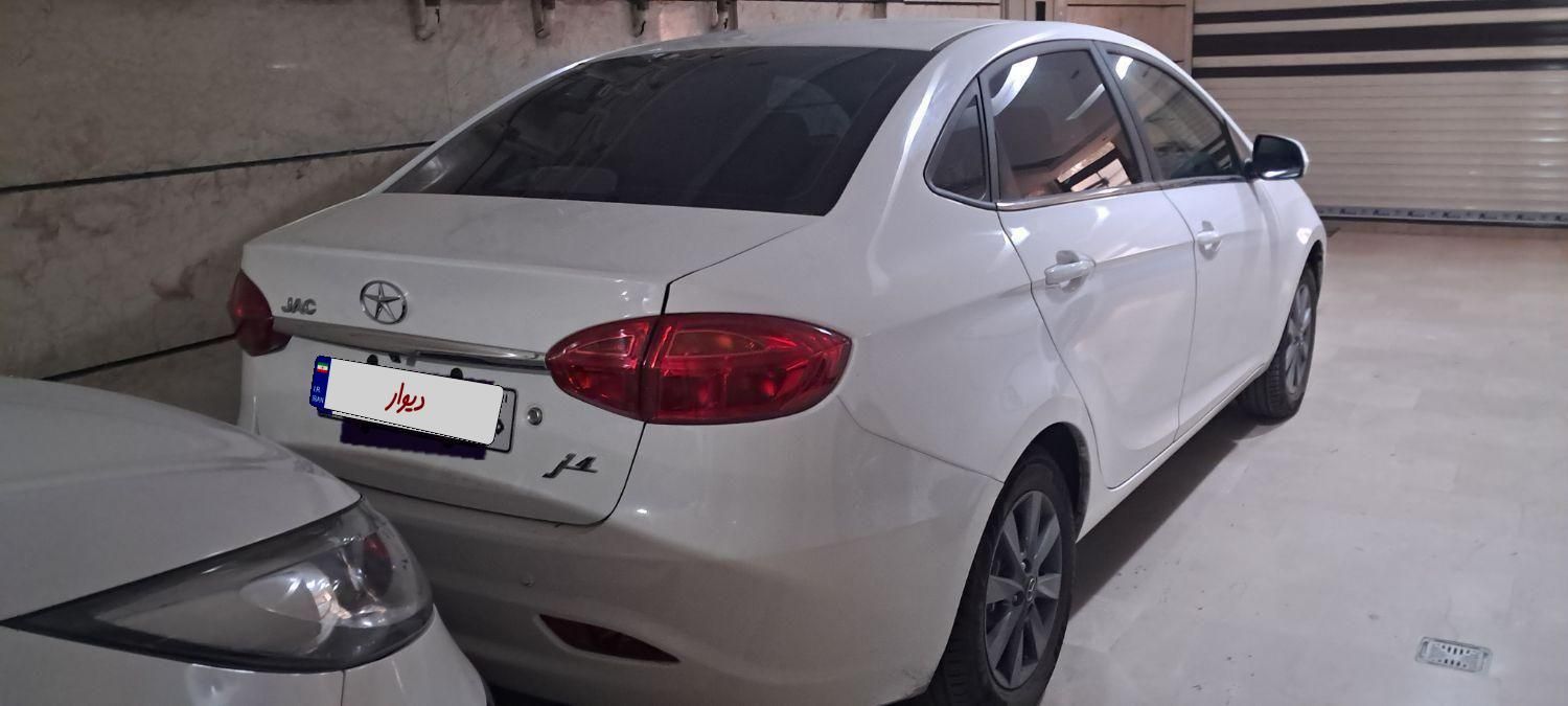 جک J4 اتوماتیک ساده - 1402