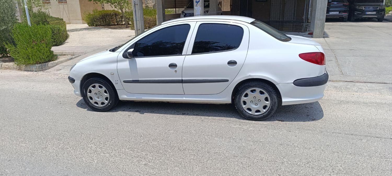 پژو ۲۰۶ صندوق دار v8 - 1396