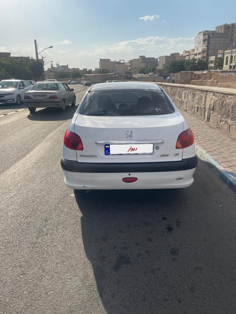 پژو ۲۰۶ صندوق دار v8 - 1396