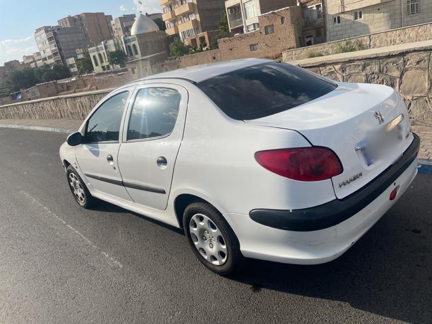 پژو ۲۰۶ صندوق دار v8 - 1396