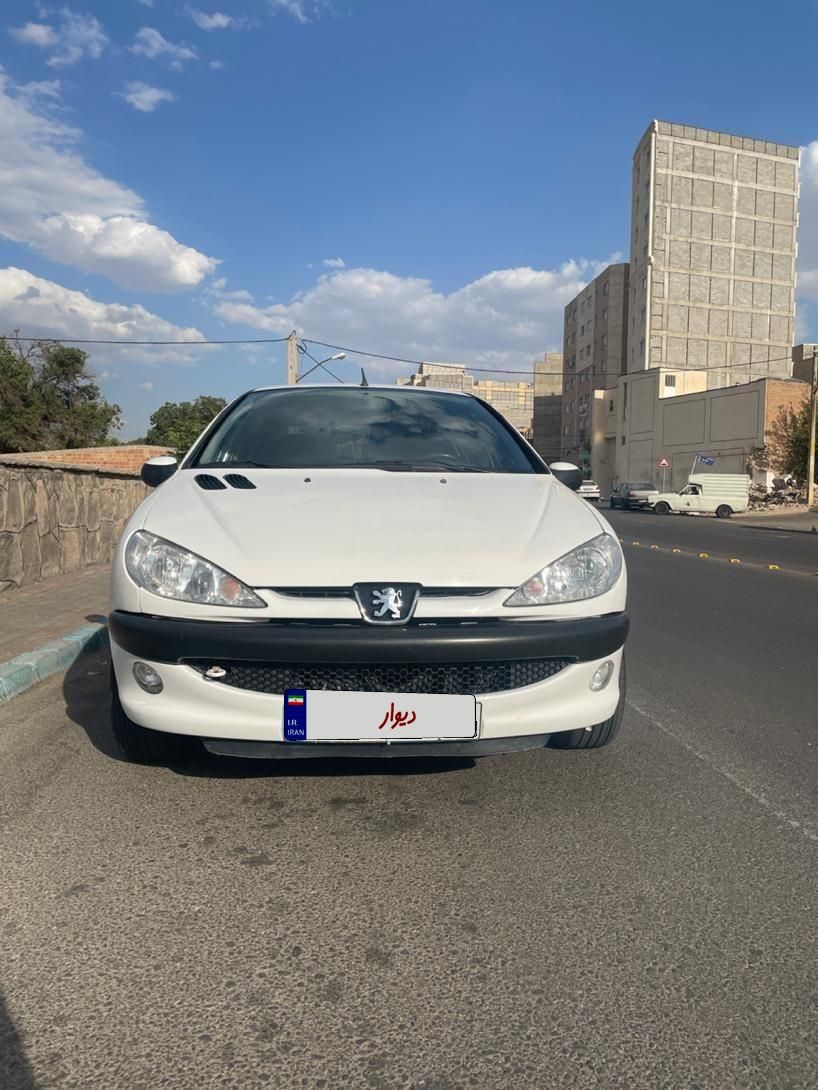 پژو ۲۰۶ صندوق دار v8 - 1396