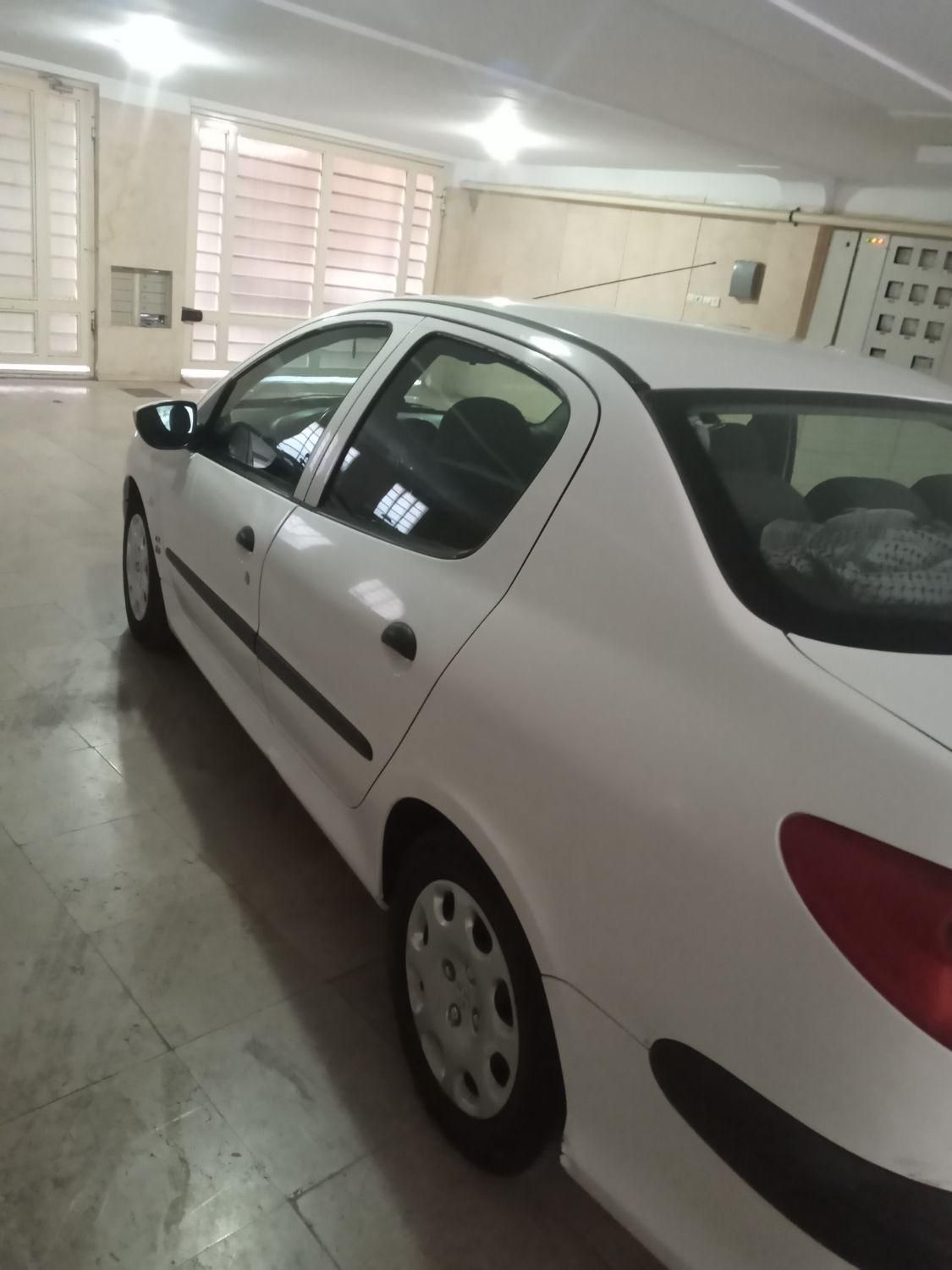 پژو ۲۰۶ صندوق دار v8 - 1395