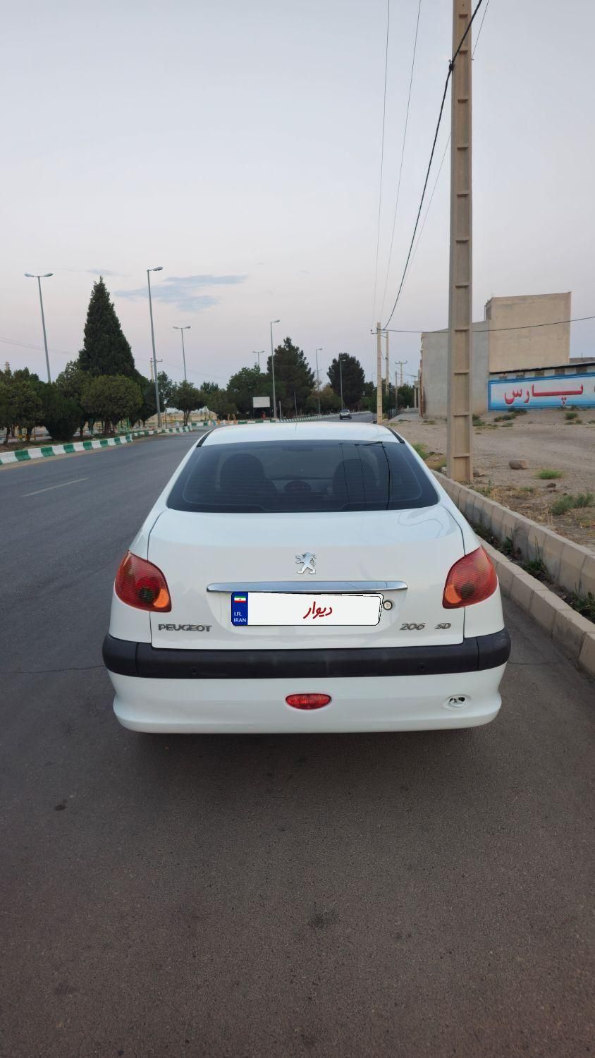 پژو ۲۰۶ صندوق دار v8 - 1393