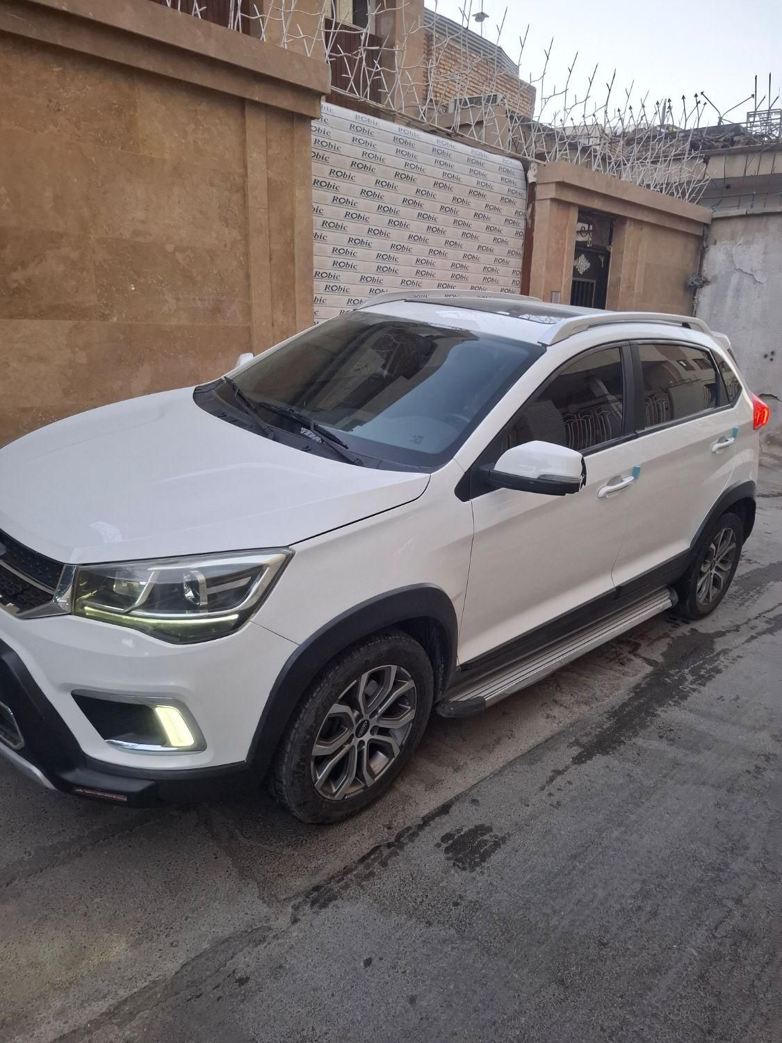 ام وی ام X22 دنده‌ای لاکچری - 1397