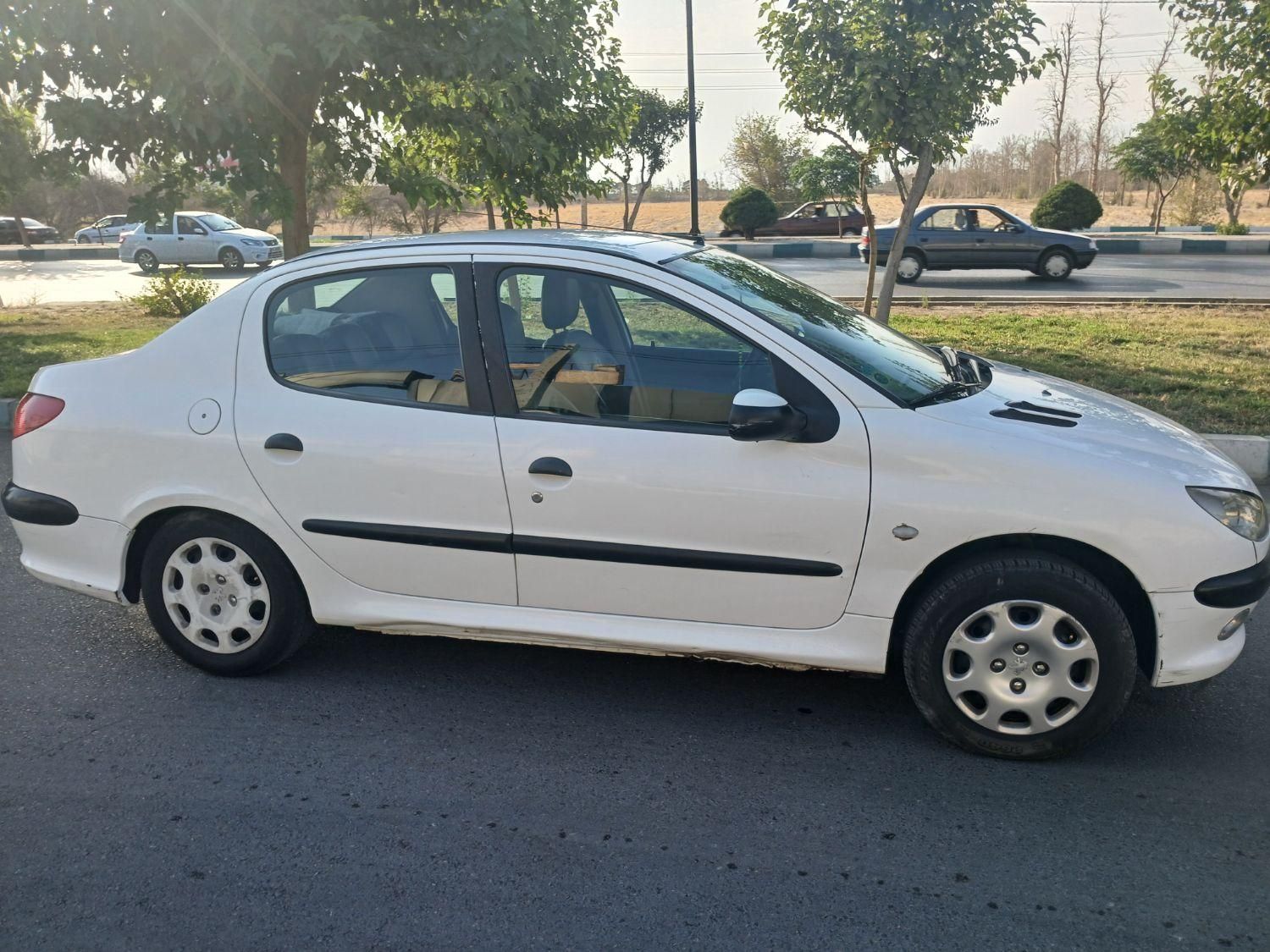 پژو ۲۰۶ صندوق دار v8 - 1390