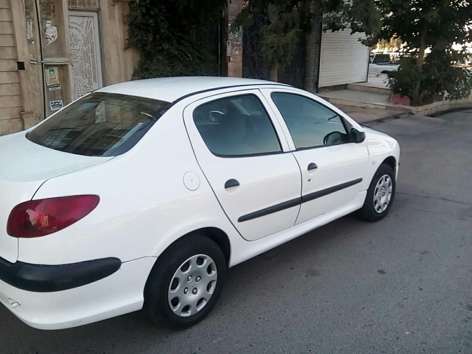پژو ۲۰۶ صندوق دار v8 - 1396