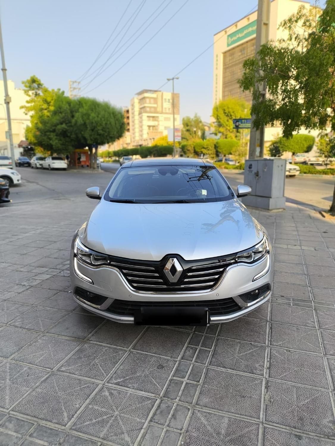 خودرو رنو، تالیسمان آگهی ann_19376377