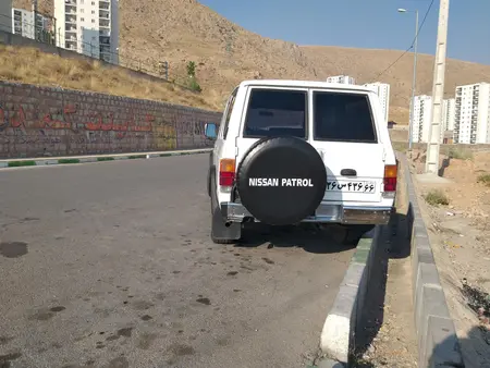 نیسان پاترول چهار درب 6 سیلندر - 1374