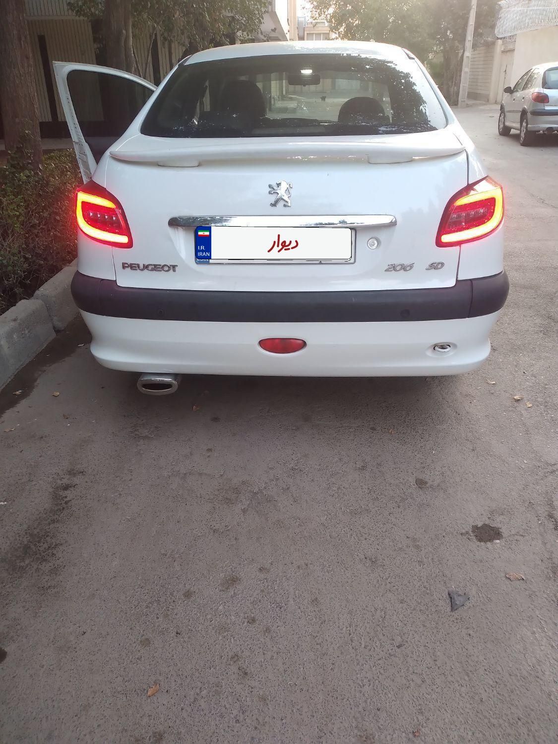 پژو ۲۰۶ صندوق دار v8 - 1393