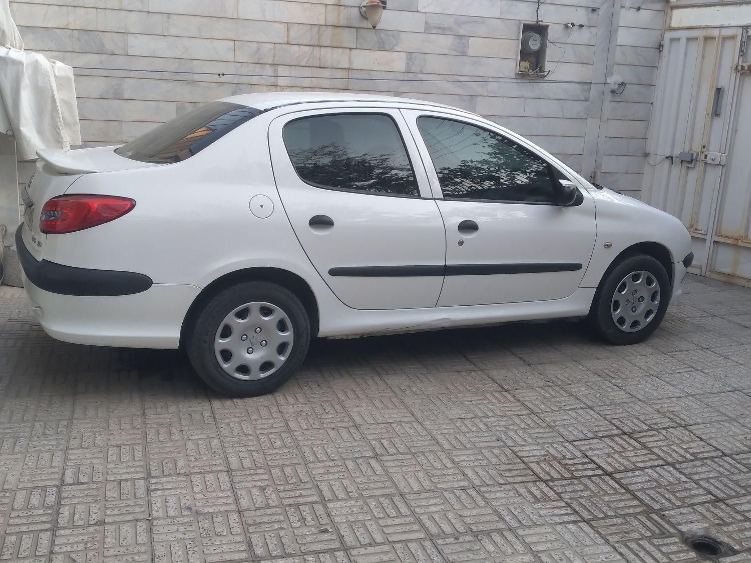 پژو ۲۰۶ صندوق دار v8 - 1393