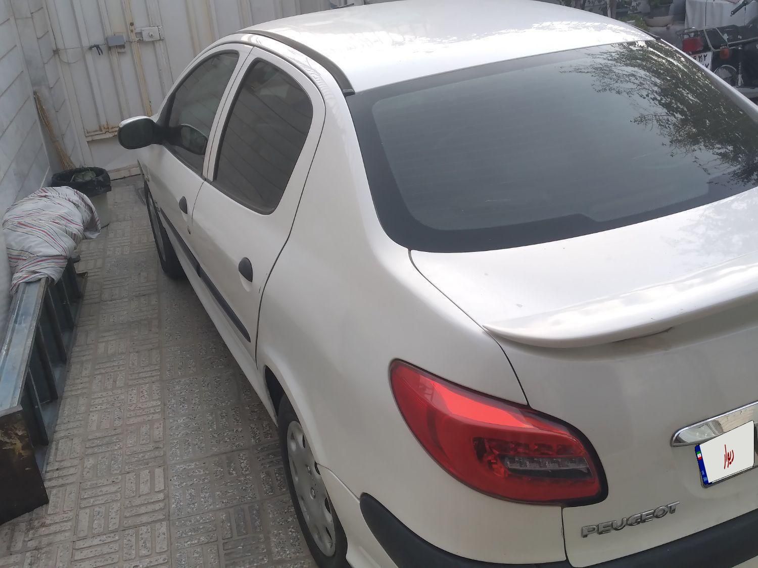 پژو ۲۰۶ صندوق دار v8 - 1393