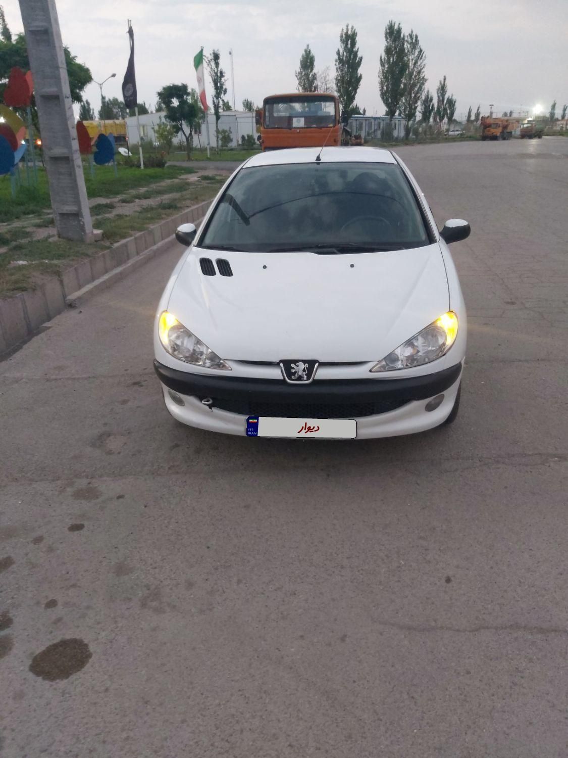 پژو ۲۰۶ صندوق دار v8 - 1389