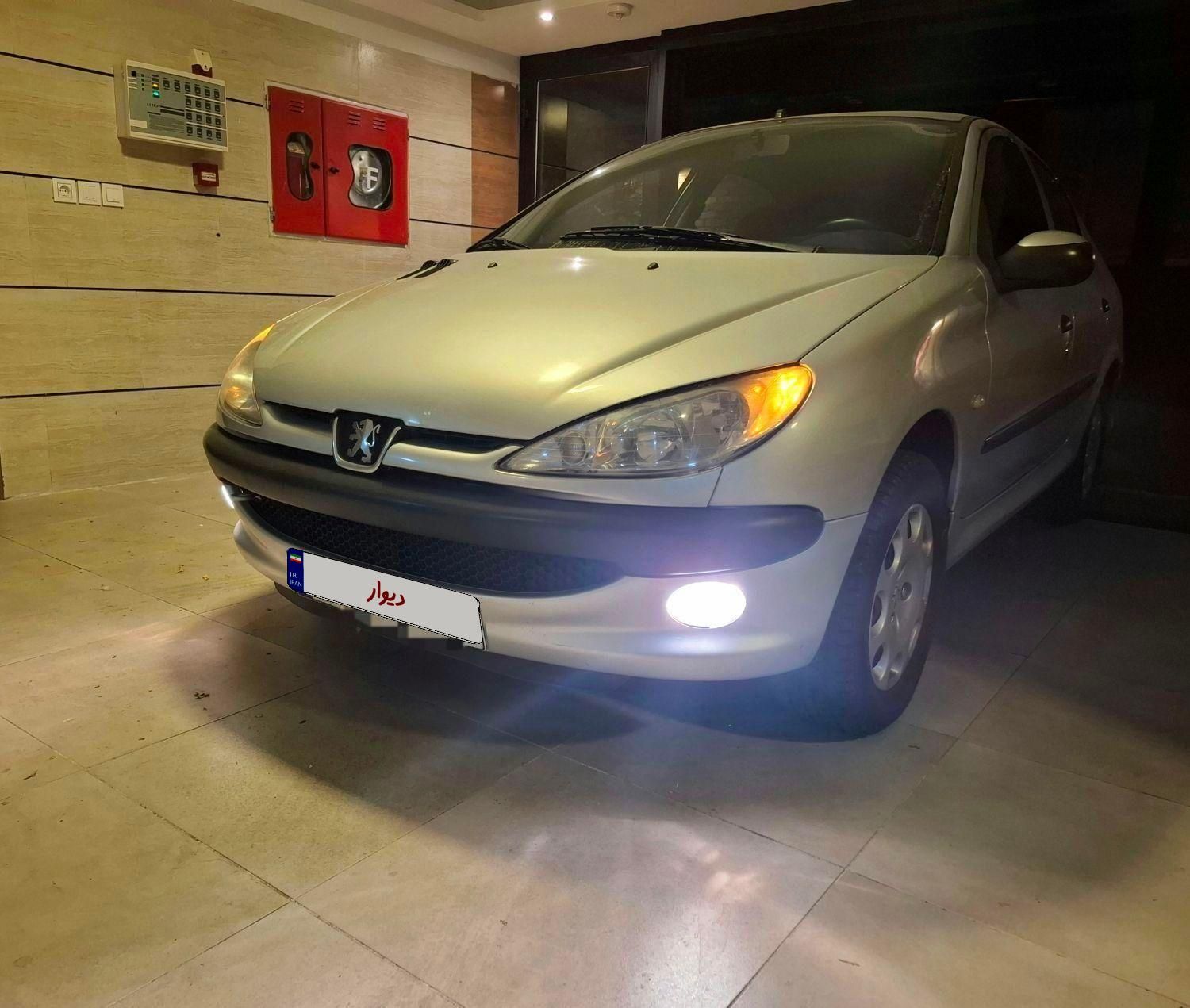 پژو ۲۰۶ صندوق دار v8 - 1390
