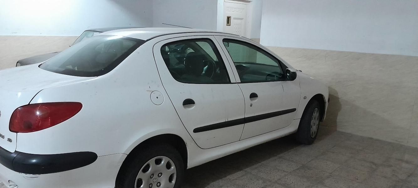 پژو ۲۰۶ صندوق دار v8 - 1395