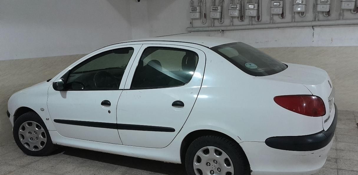 پژو ۲۰۶ صندوق دار v8 - 1395