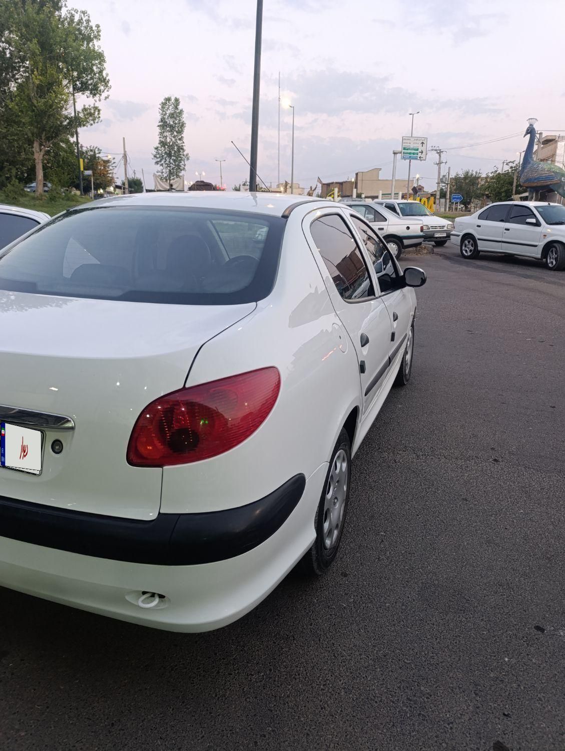 پژو ۲۰۶ صندوق دار v8 - 1396