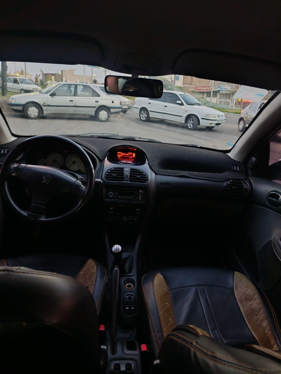 پژو ۲۰۶ صندوق دار v8 - 1396