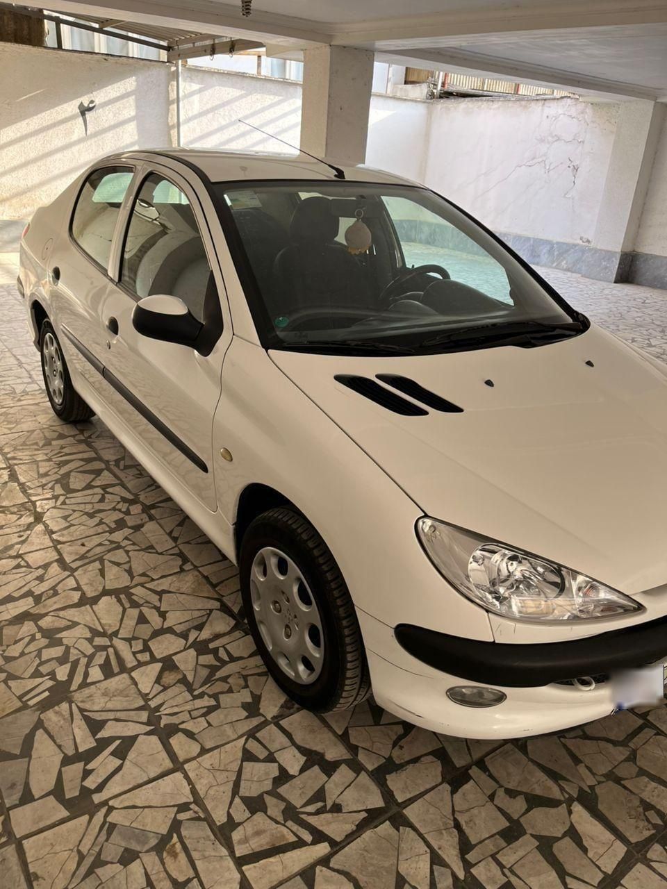 پژو ۲۰۶ صندوق دار v8 - 1392