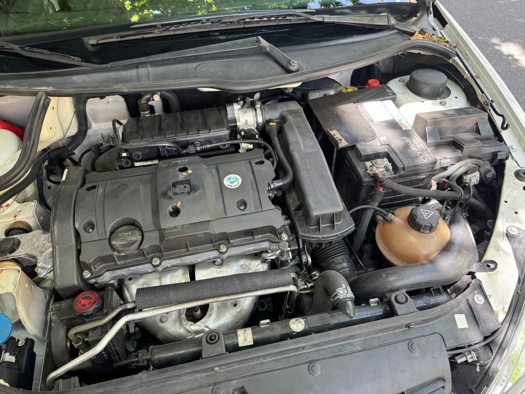 پژو ۲۰۶ صندوق دار v8 - 1394