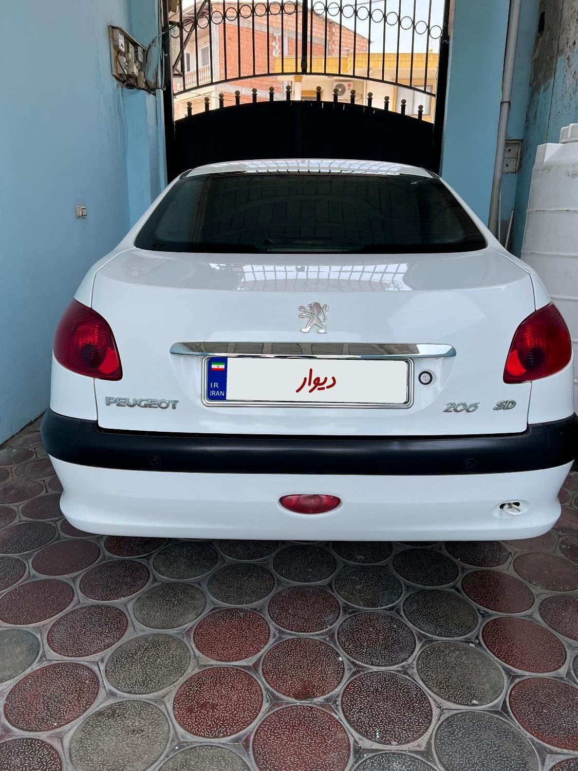 پژو ۲۰۶ صندوق دار v8 - 1397