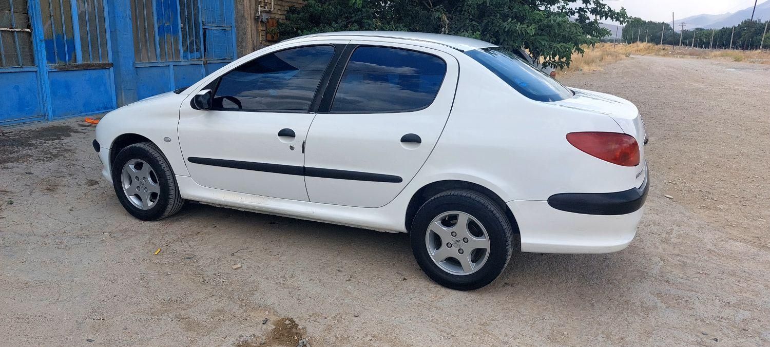 پژو ۲۰۶ صندوق دار v8 - 1390