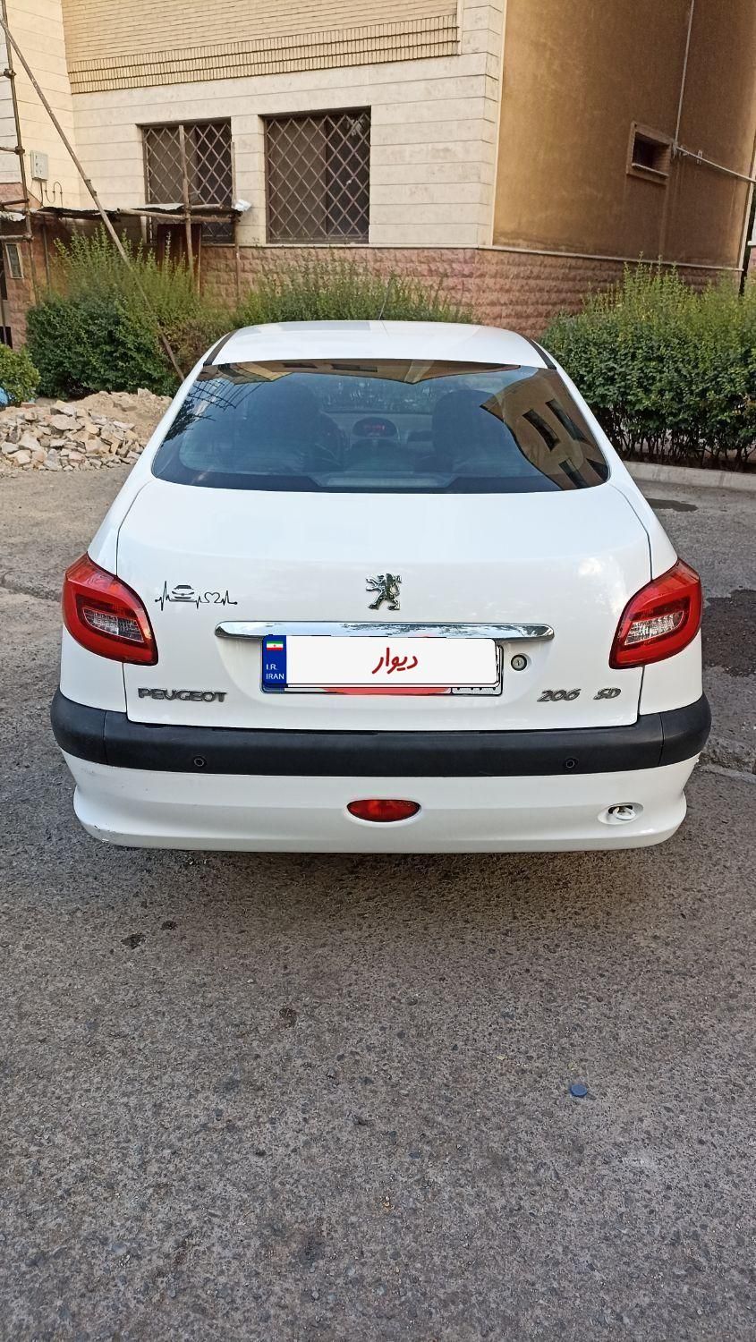 پژو ۲۰۶ صندوق دار v8 - 1397