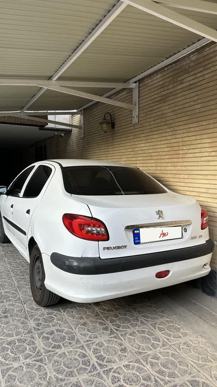 پژو ۲۰۶ صندوق دار v8 - 1395