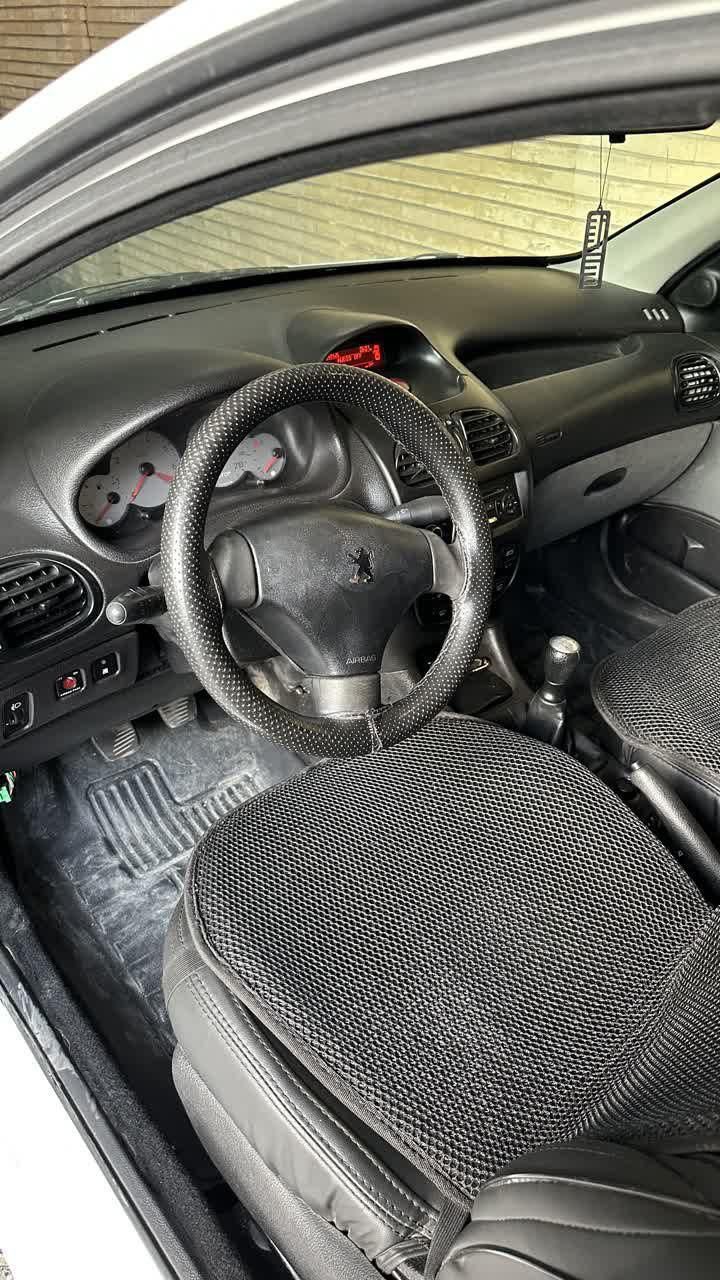 پژو ۲۰۶ صندوق دار v8 - 1395