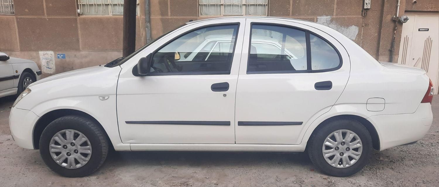 تیبا صندوق دار SX - 1401