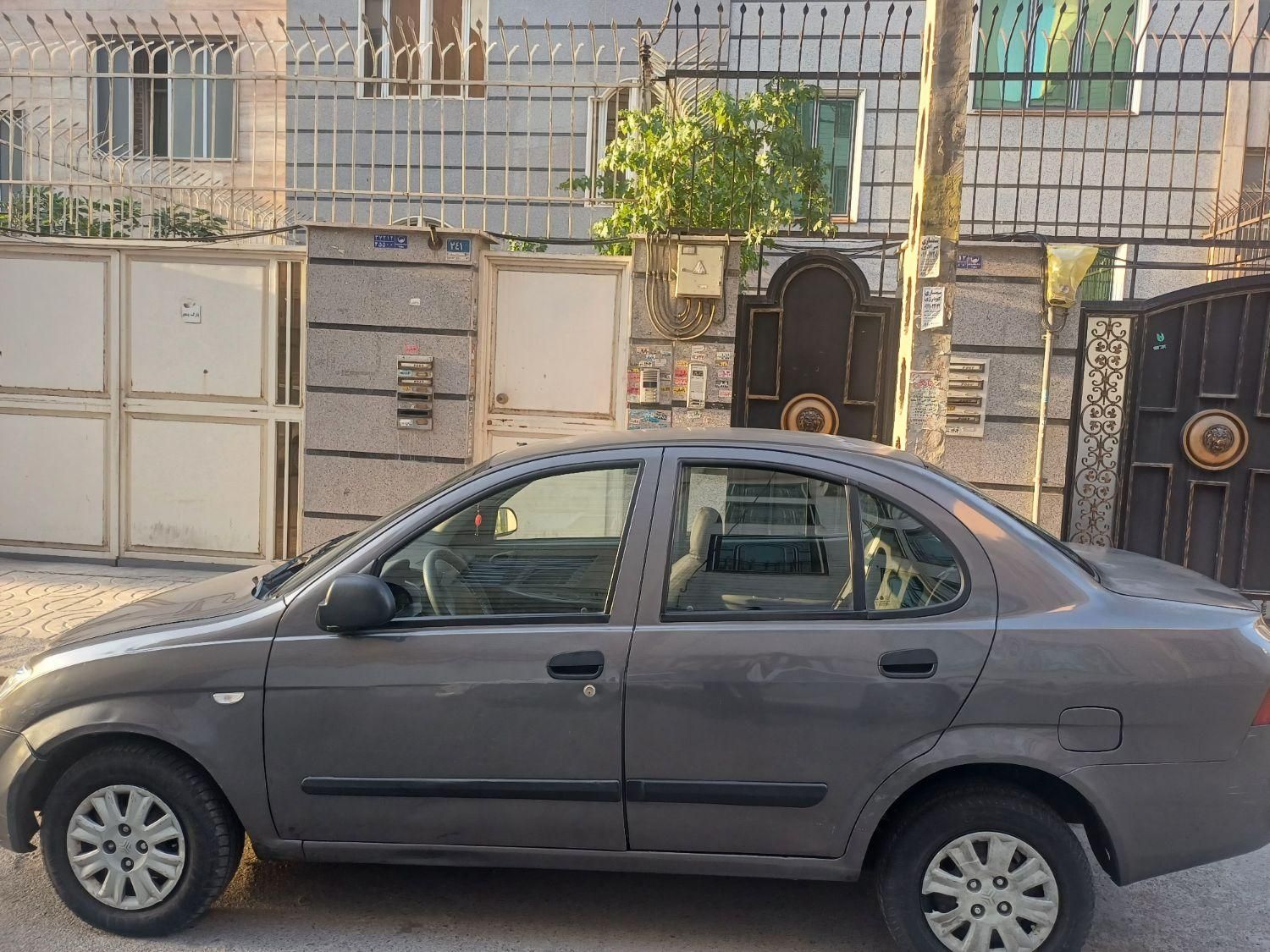 تیبا صندوق دار SX - 1390
