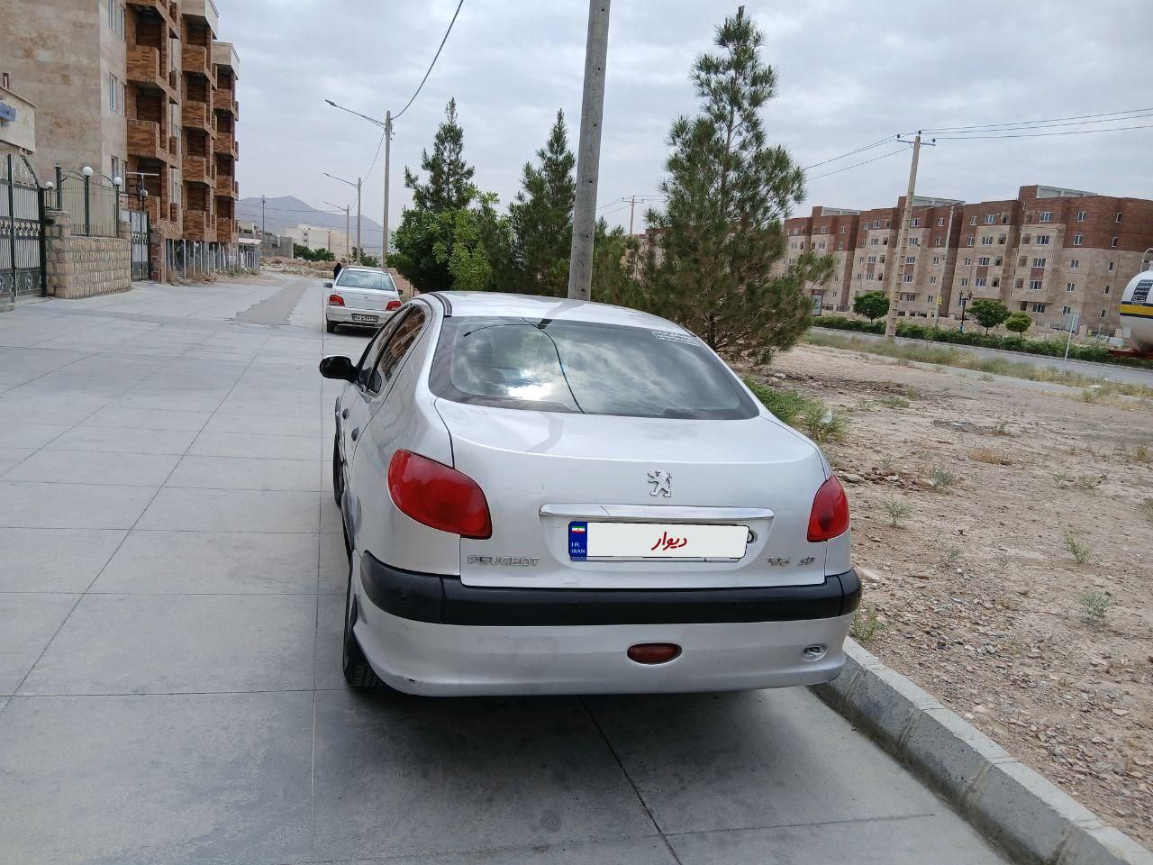 پژو ۲۰۶ صندوق دار v20 - 1389