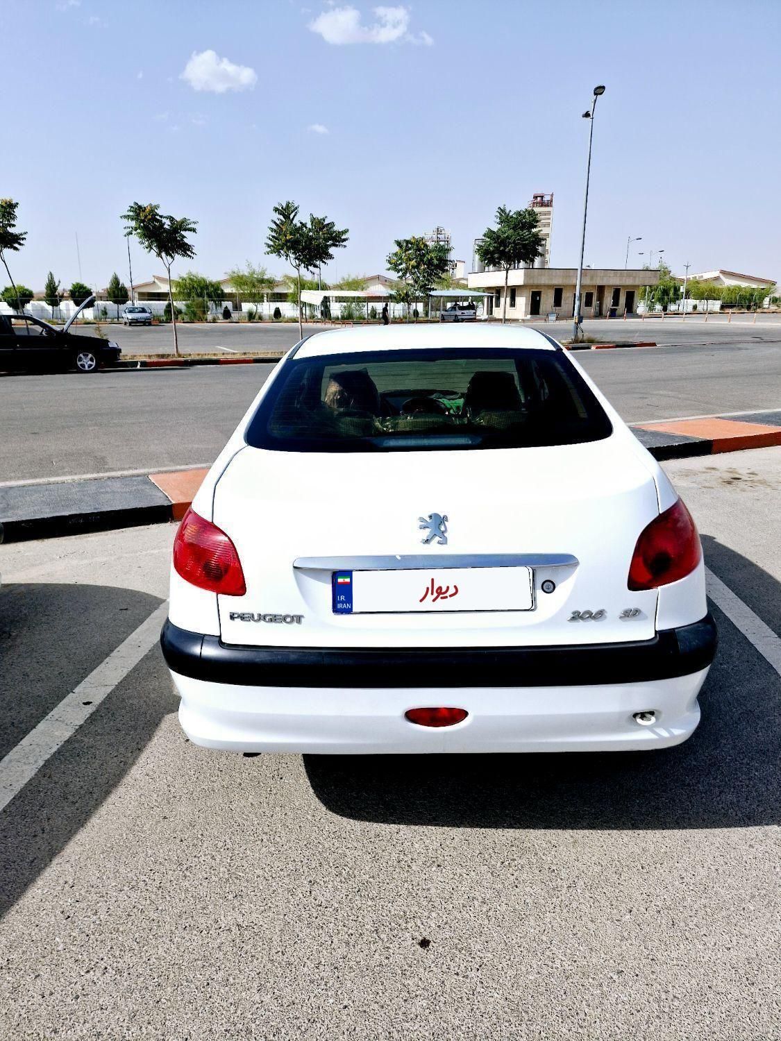 پژو ۲۰۶ صندوق دار v8 - 1399