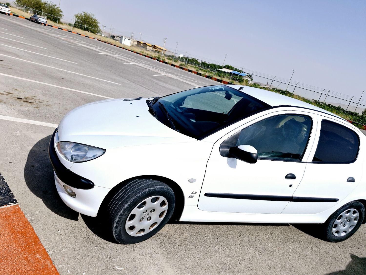 پژو ۲۰۶ صندوق دار v8 - 1399