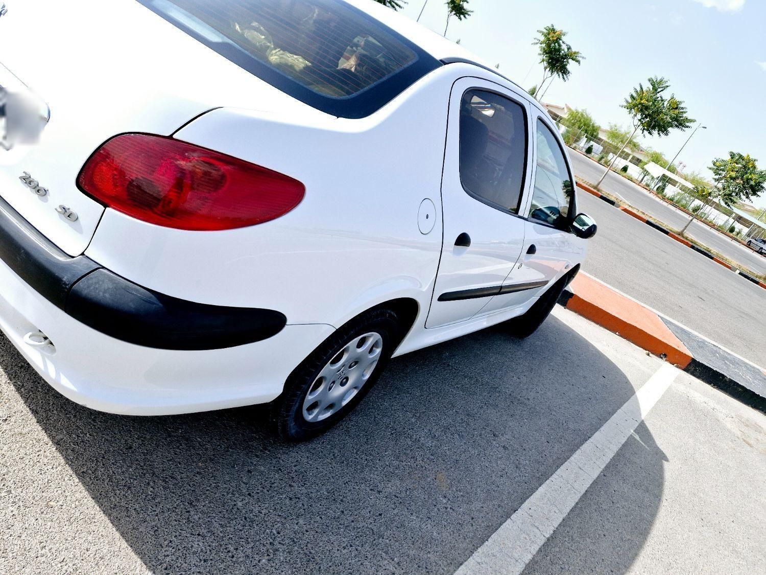 پژو ۲۰۶ صندوق دار v8 - 1399