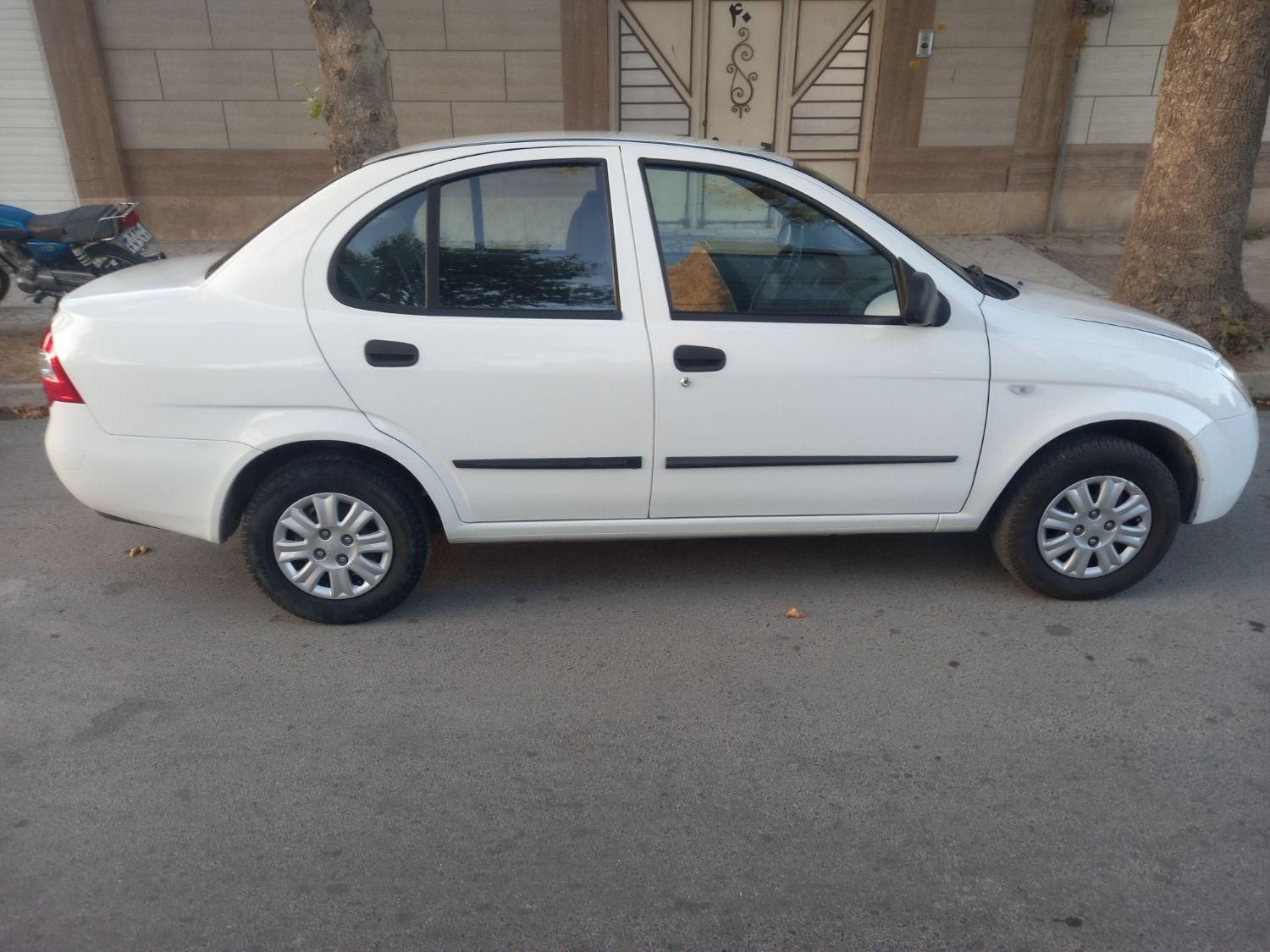 تیبا صندوق دار SX - 1401