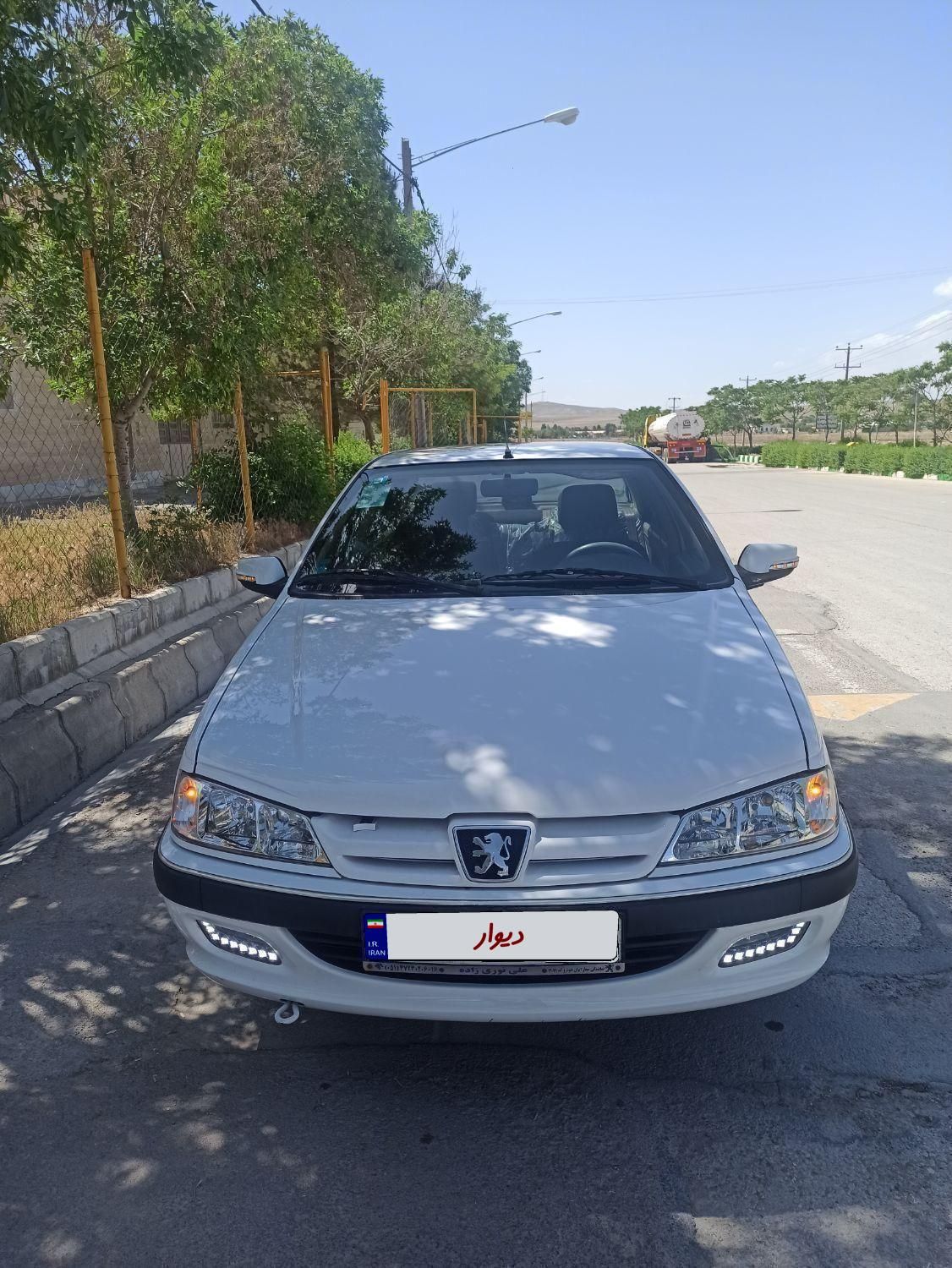 پژو پارس XU7P - 1402