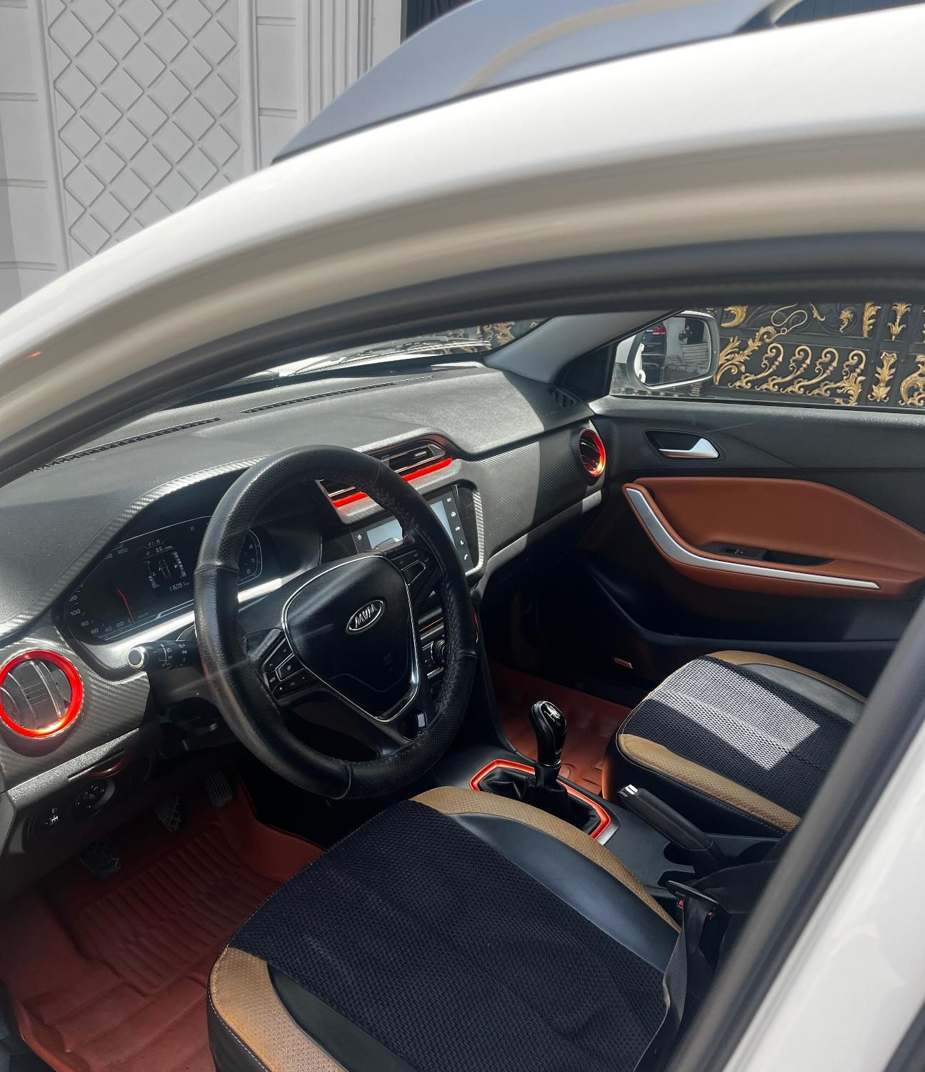 ام وی ام X22 دنده‌ای لاکچری - 1396