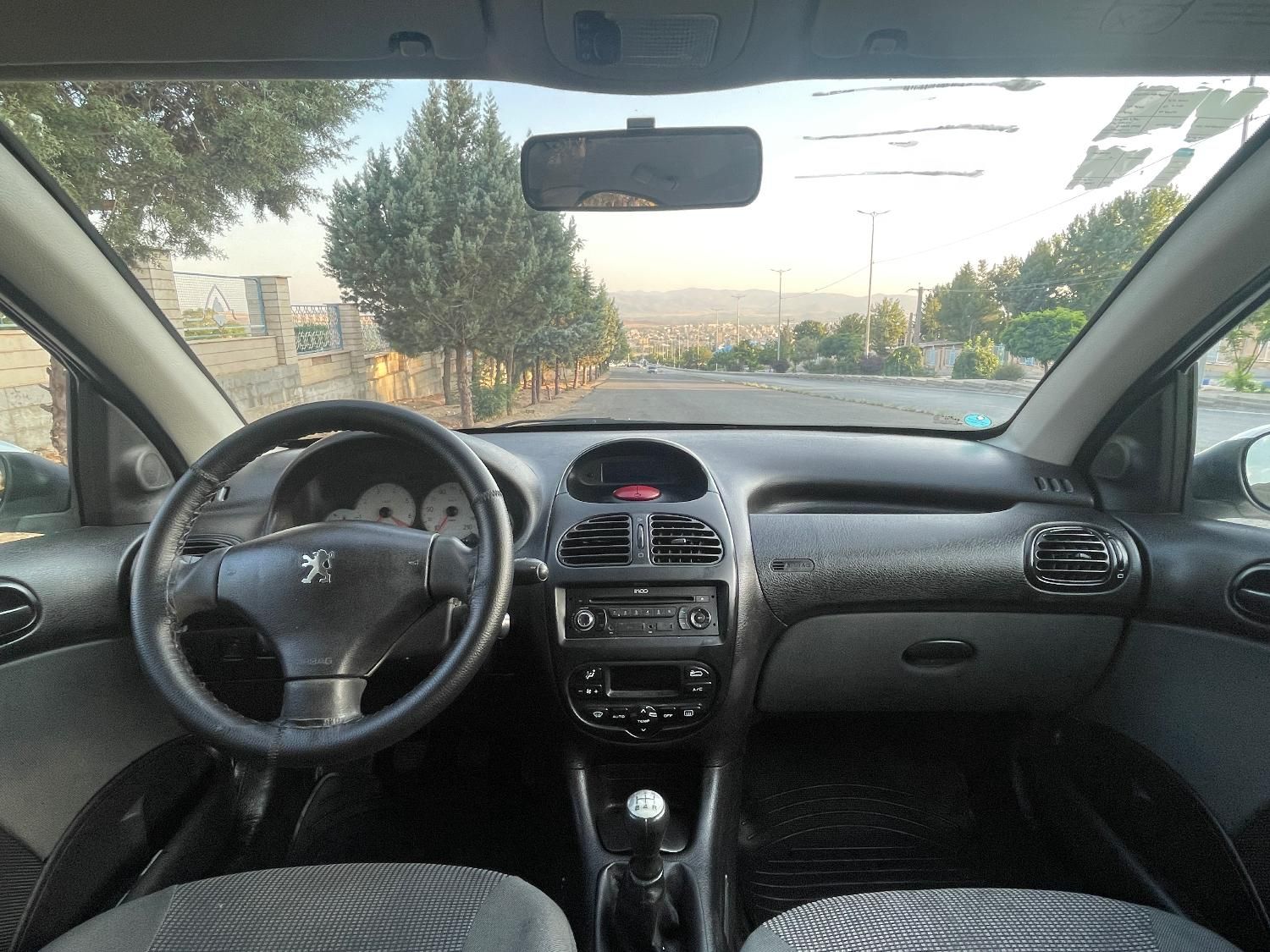 پژو ۲۰۶ صندوق دار v8 - 1395