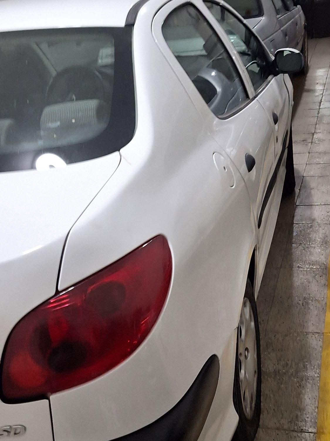 پژو ۲۰۶ صندوق دار v8 - 1397