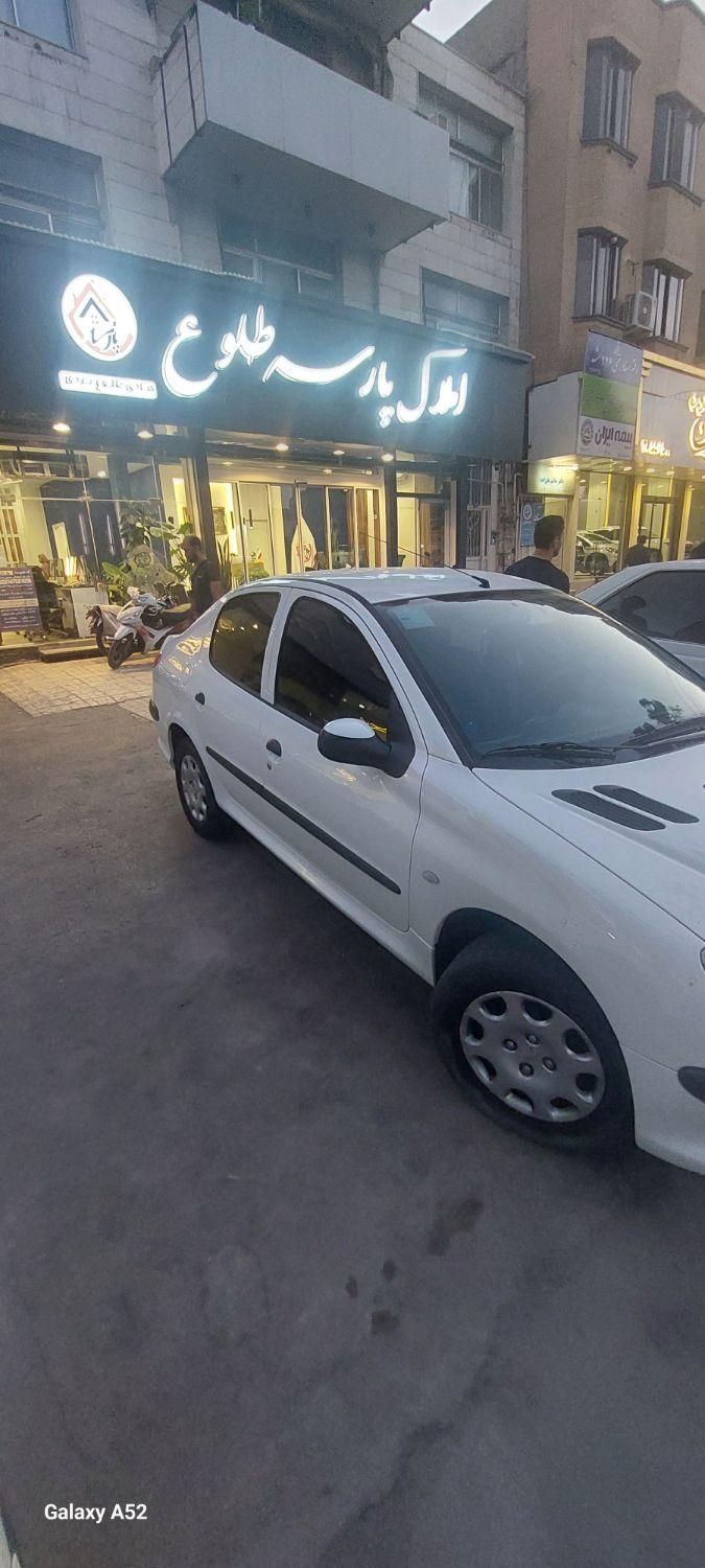 پژو ۲۰۶ صندوق دار v8 - 1396