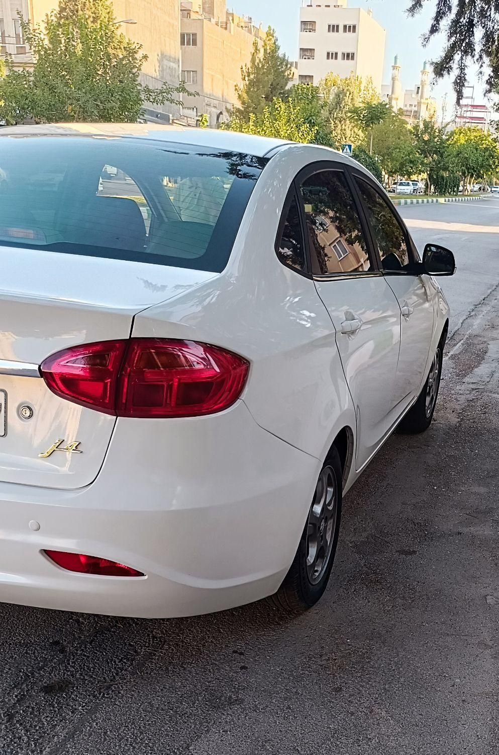 جک J4 اتوماتیک ساده - 1401