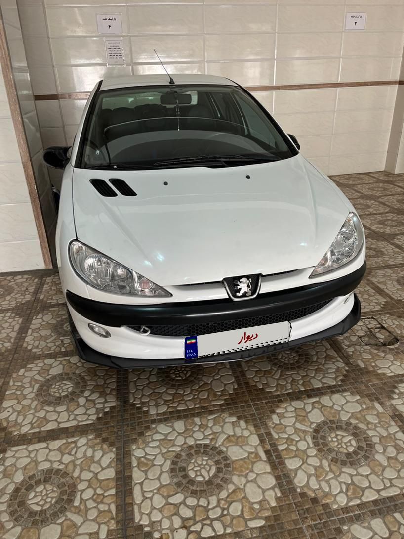 پژو ۲۰۶ صندوق دار v8 - 1393