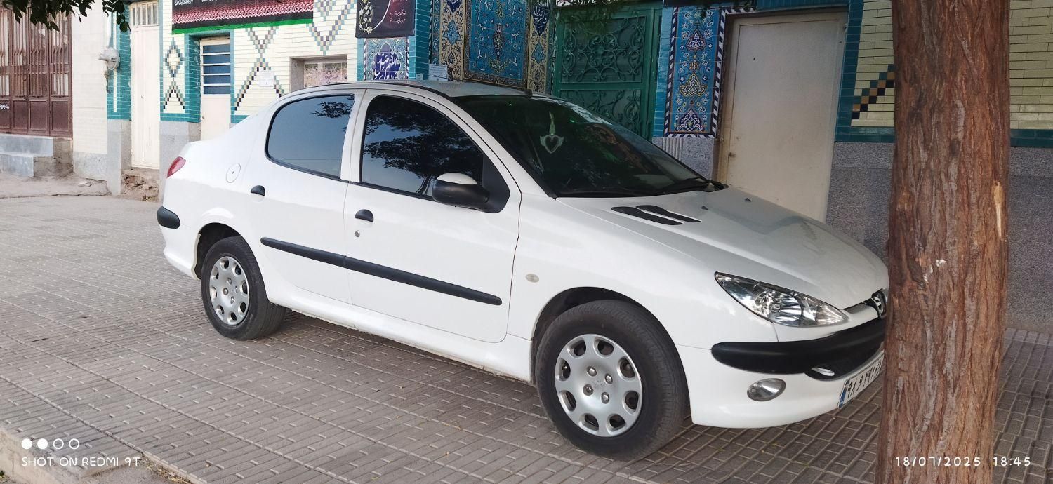 پژو ۲۰۶ صندوق دار v8 - 1395