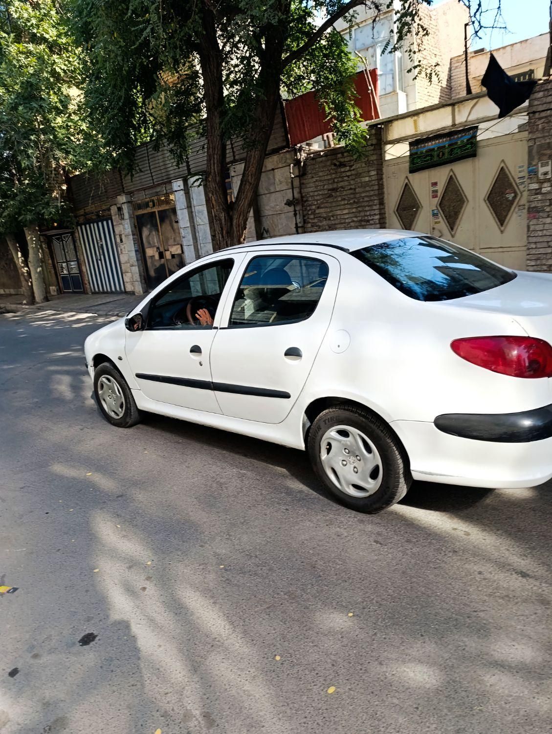 پژو ۲۰۶ صندوق دار v2 - 1391