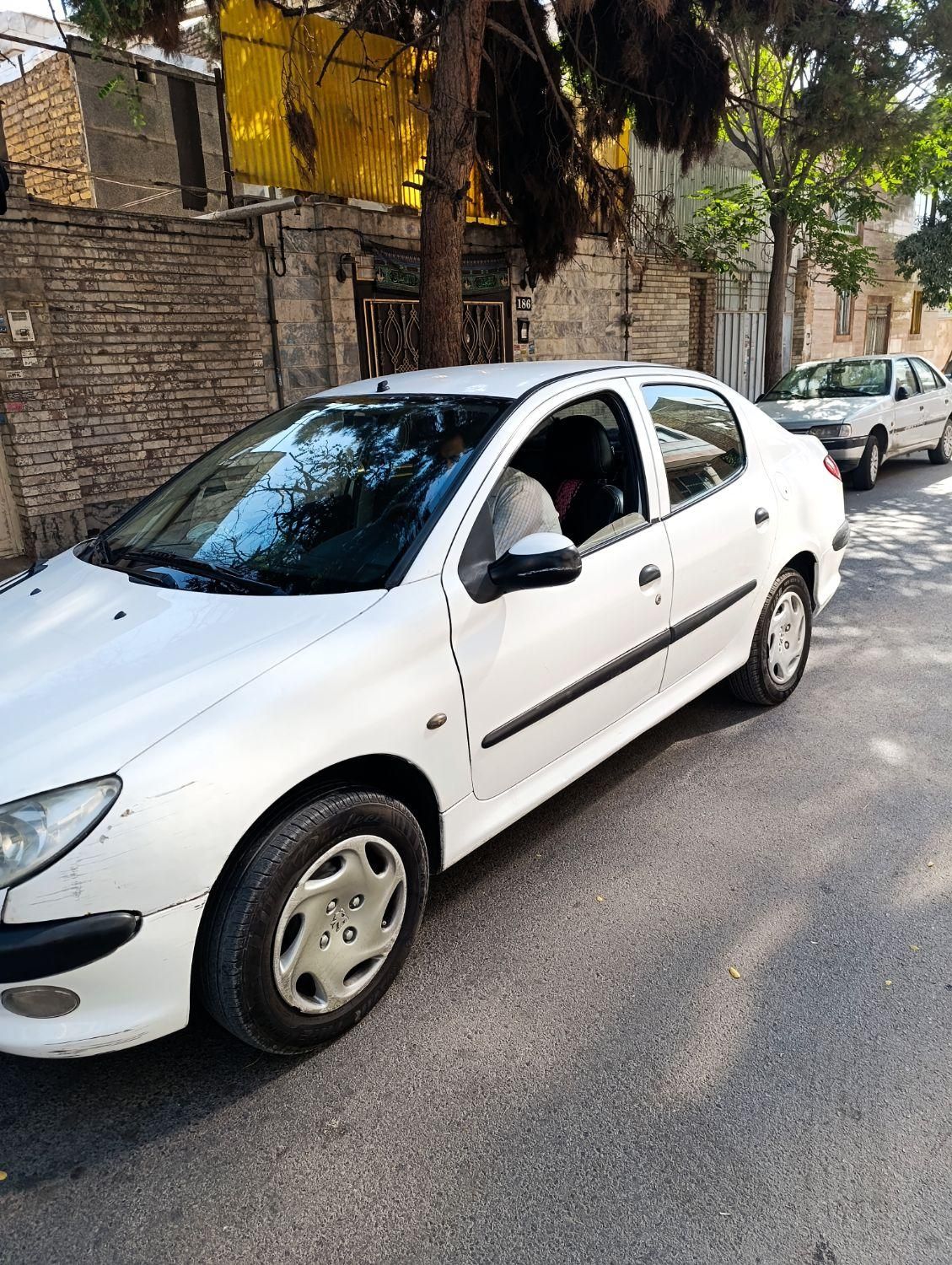 پژو ۲۰۶ صندوق دار v2 - 1391