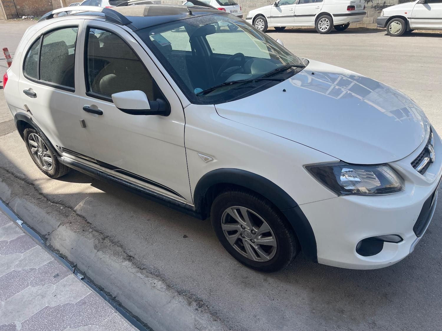 خودرو کوییک، R آگهی ann_19384824