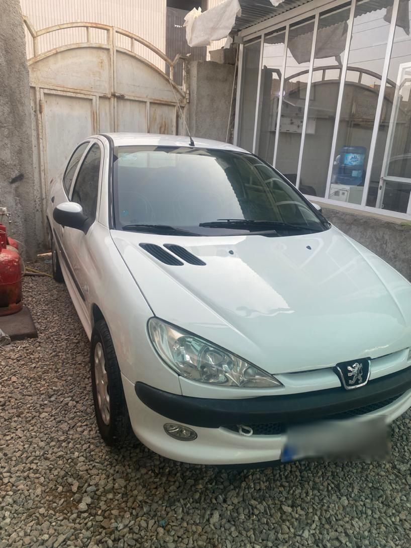 پژو ۲۰۶ صندوق دار v8 - 1392