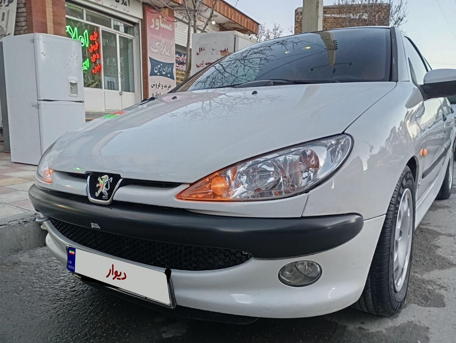 پژو ۲۰۶ صندوق دار v8 - 1392