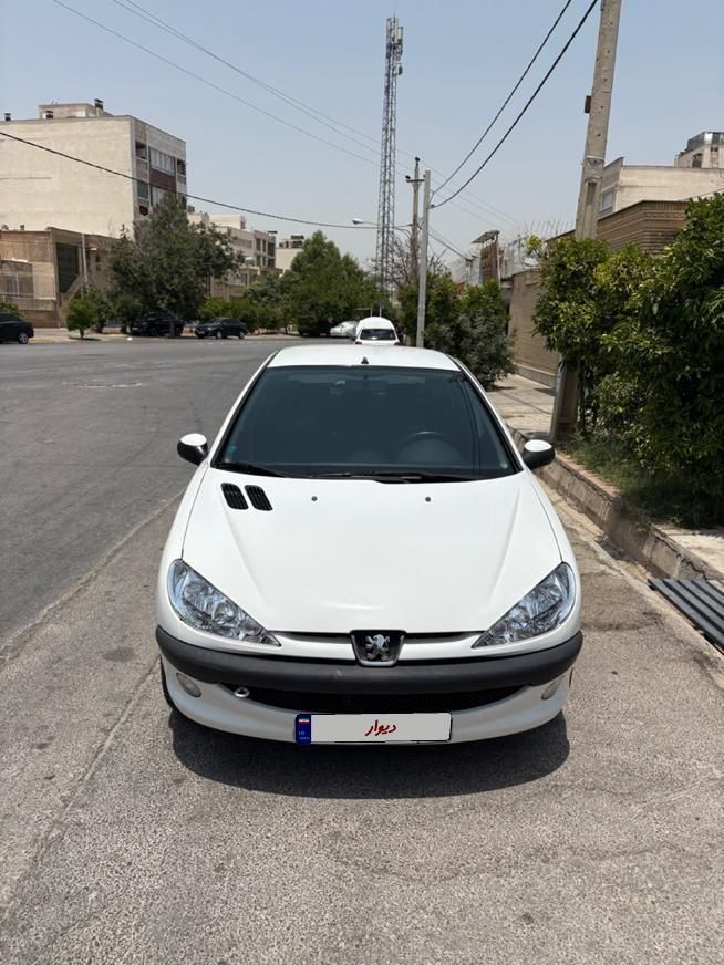 پژو ۲۰۶ صندوق دار v8 - 1397